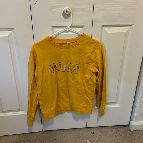 I’m selling a sweater I got it on Amazon - Picture 1 of 1